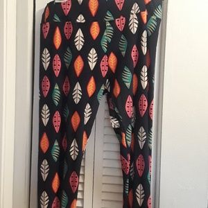 Lularoe TC Feather Leggings